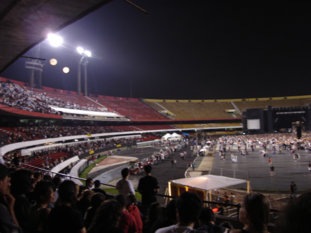 Vista nocturna del estadio Morumbi en Sao Paulo